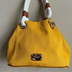 Michael Kors pocket book